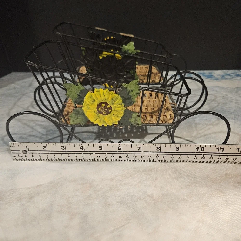 Farmhouse Sunflower Metal Wire Basket Set (2) Rustic Wicker Insert Country Decor
